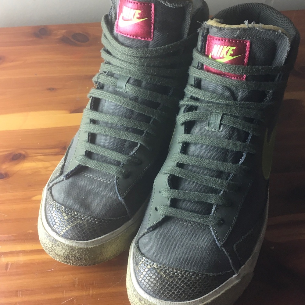 Nike Snakeskin Green High-Top Sneakers with Neon Gold Swoosh Accent